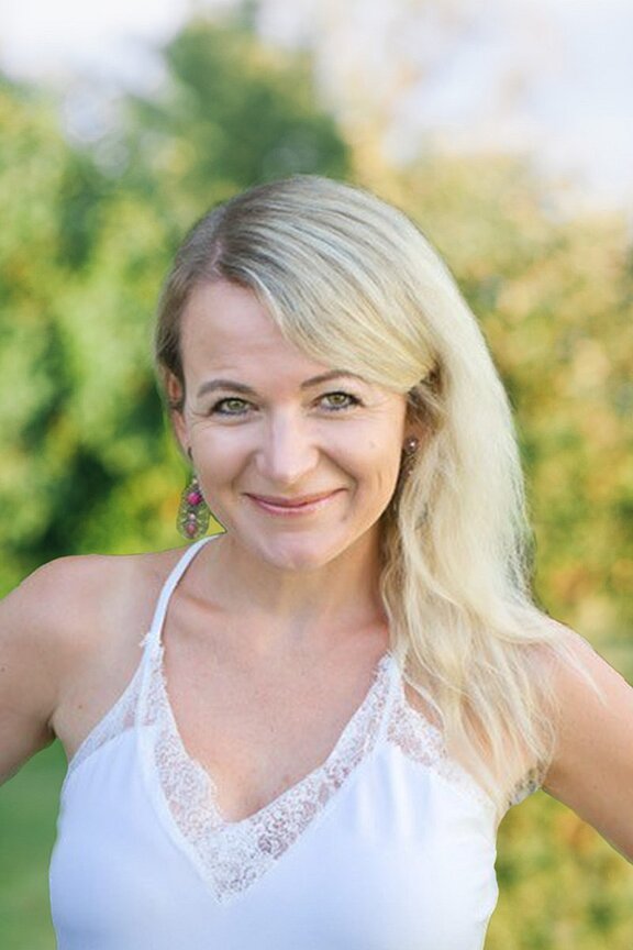 Bruckbauer_Silke2_800x1200.jpg  