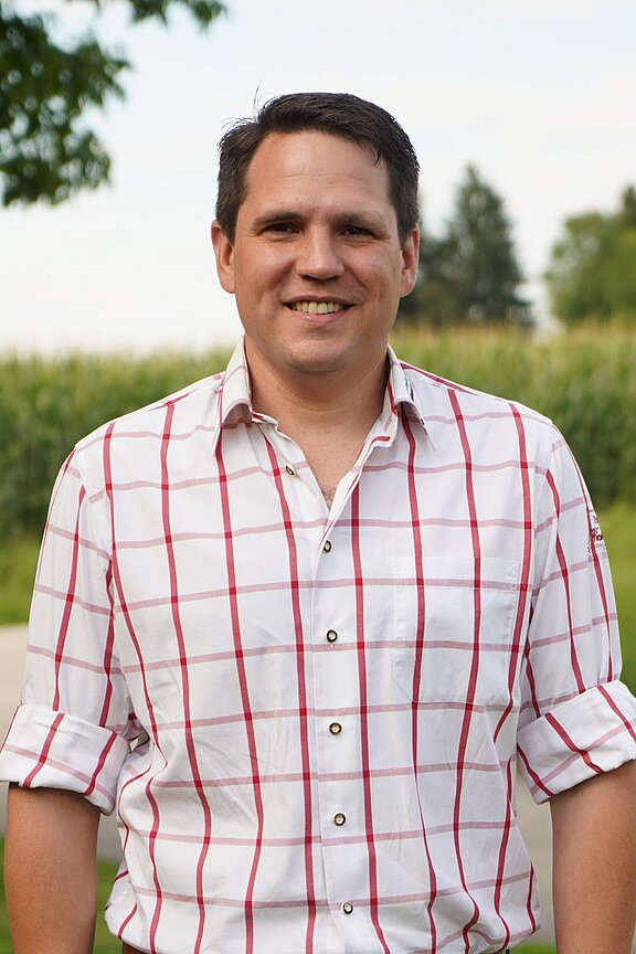 Lachmair_Georg_800x1200.jpg  
