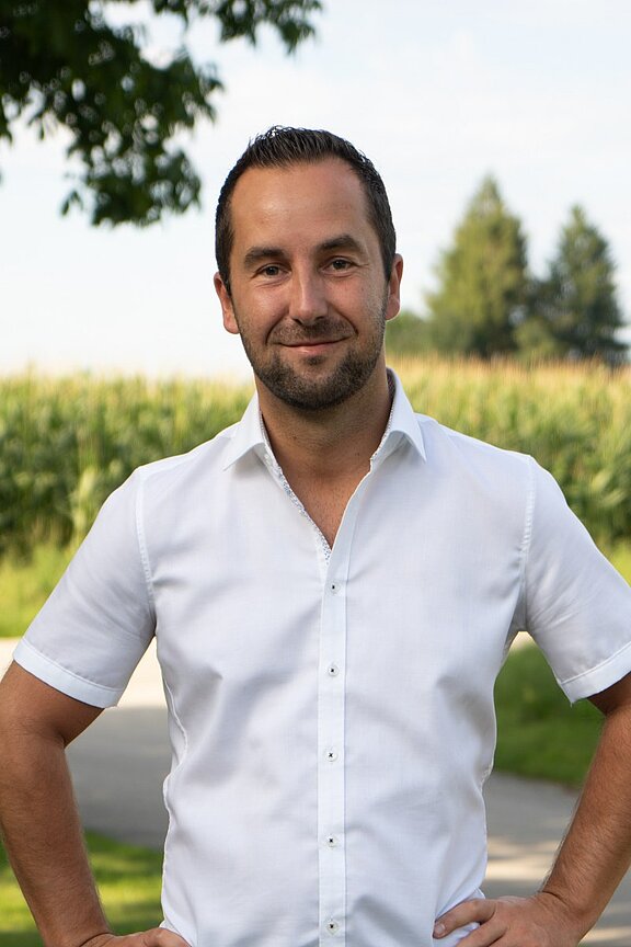 Mayr_Christian_800x1200.jpg  