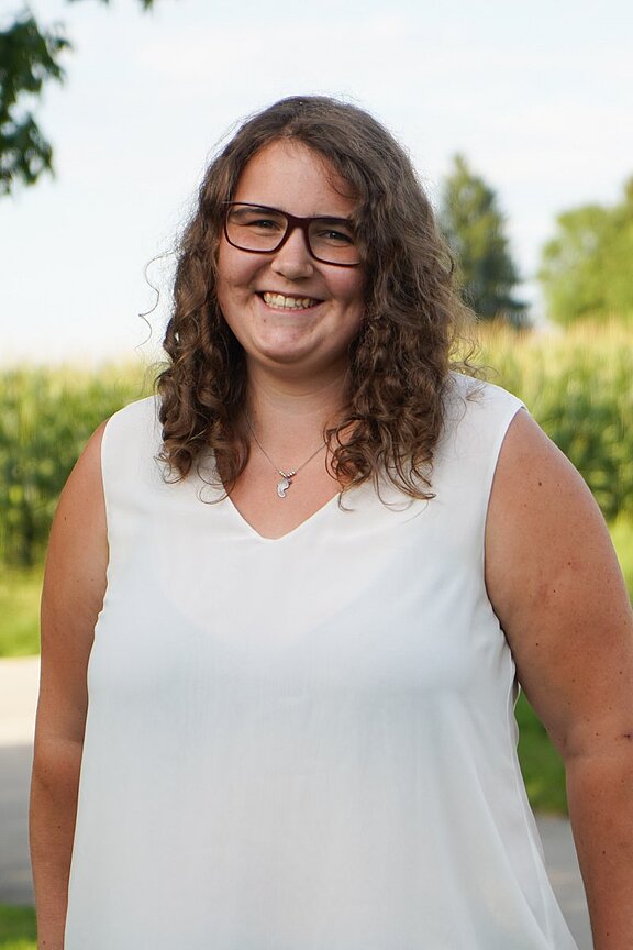 Hötzinger_Angelika_800x1200.jpg  