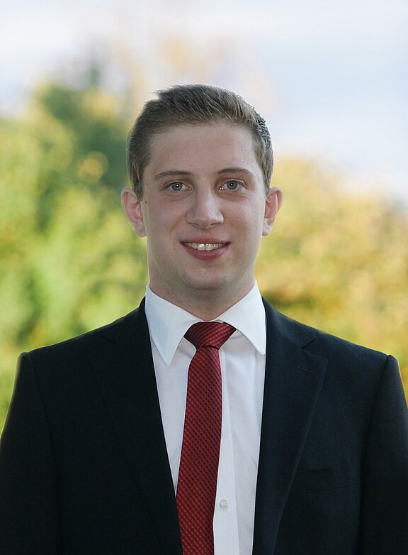 Winetzhammer_Florian3_885x1200.jpg  