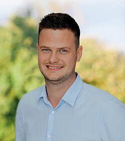 Bernhard Aichinger Bernhard Aichinger